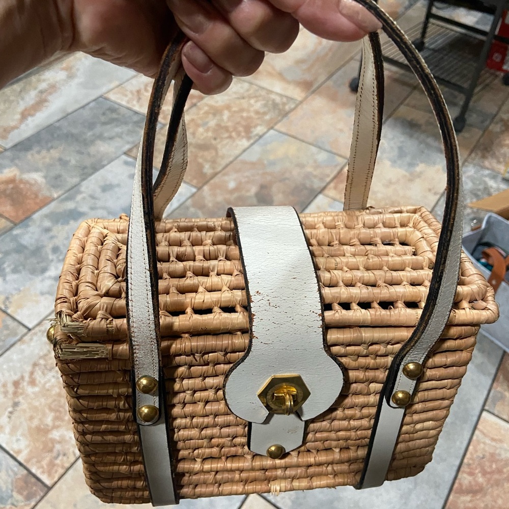 Vintage purse, brand unknown